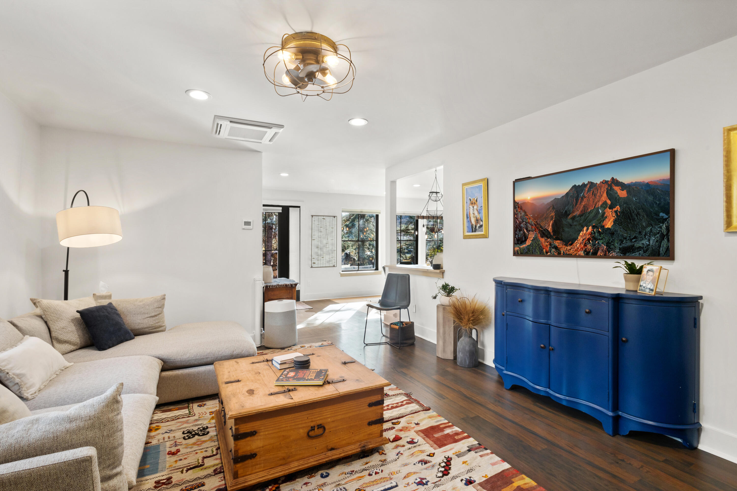 8 E Soda Street