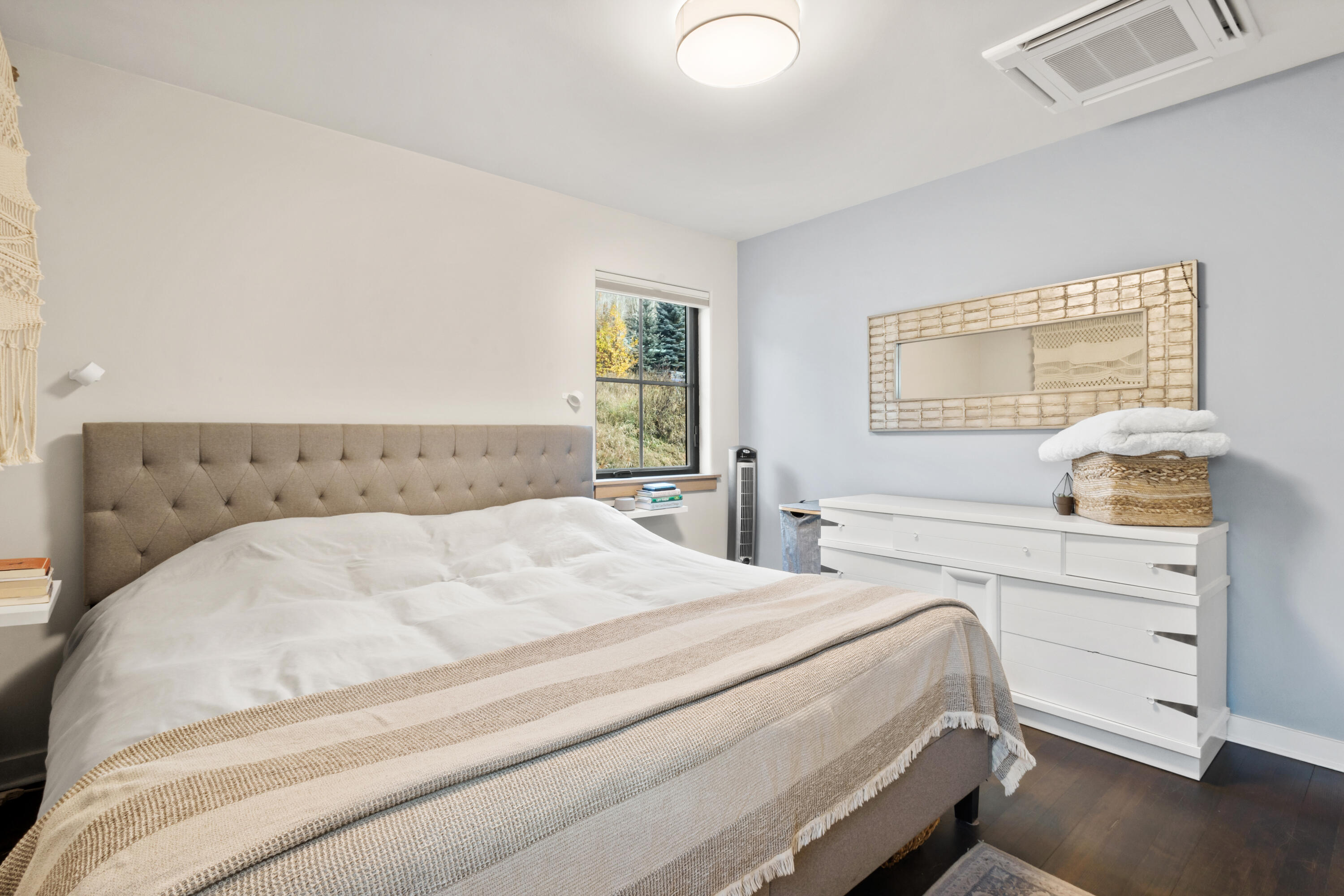 8 E Soda Street