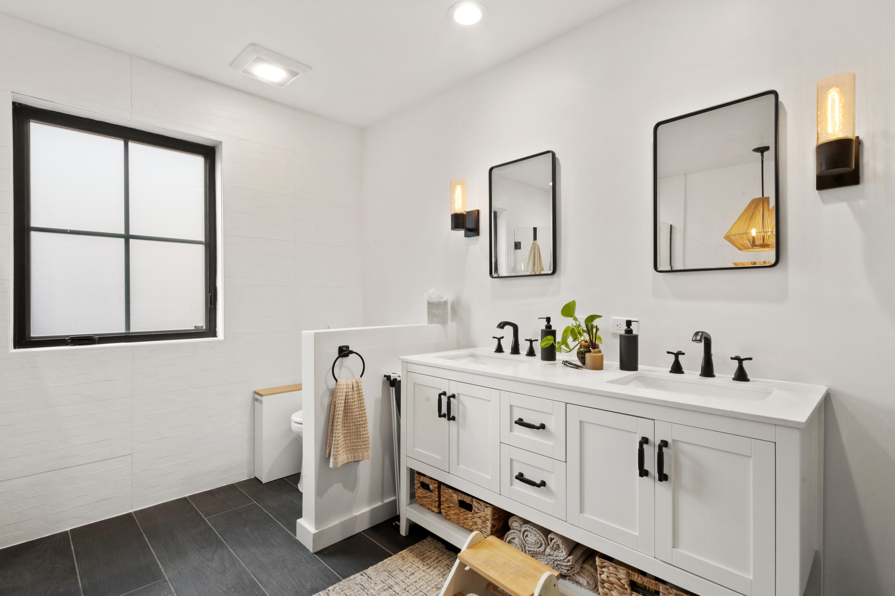 8 E Soda Street