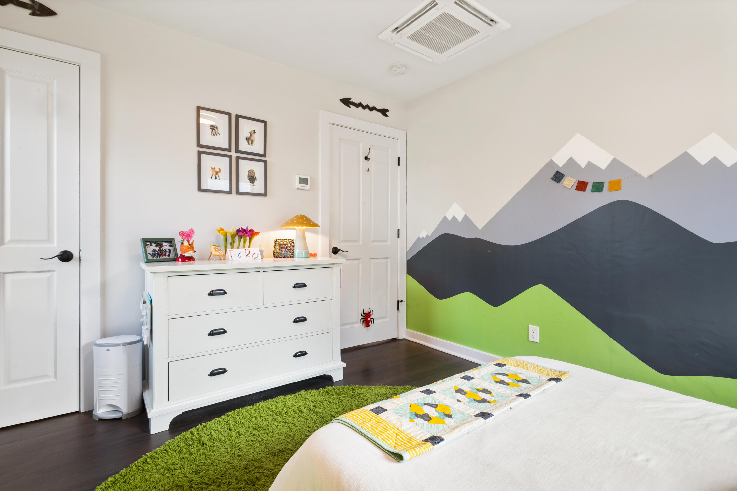 8 E Soda Street