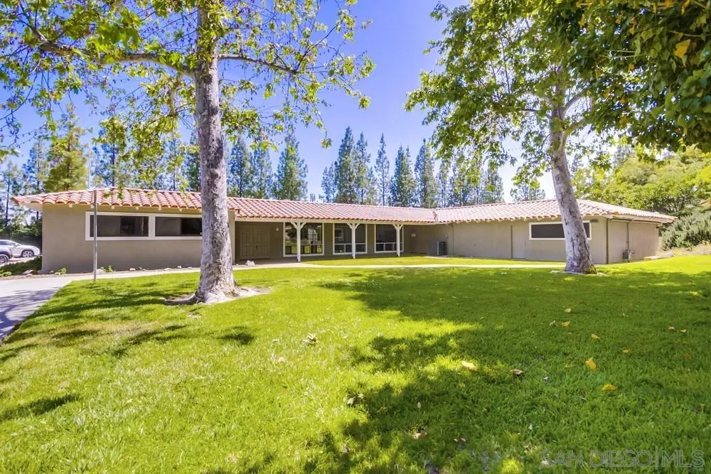 2703 Lobelia Rd