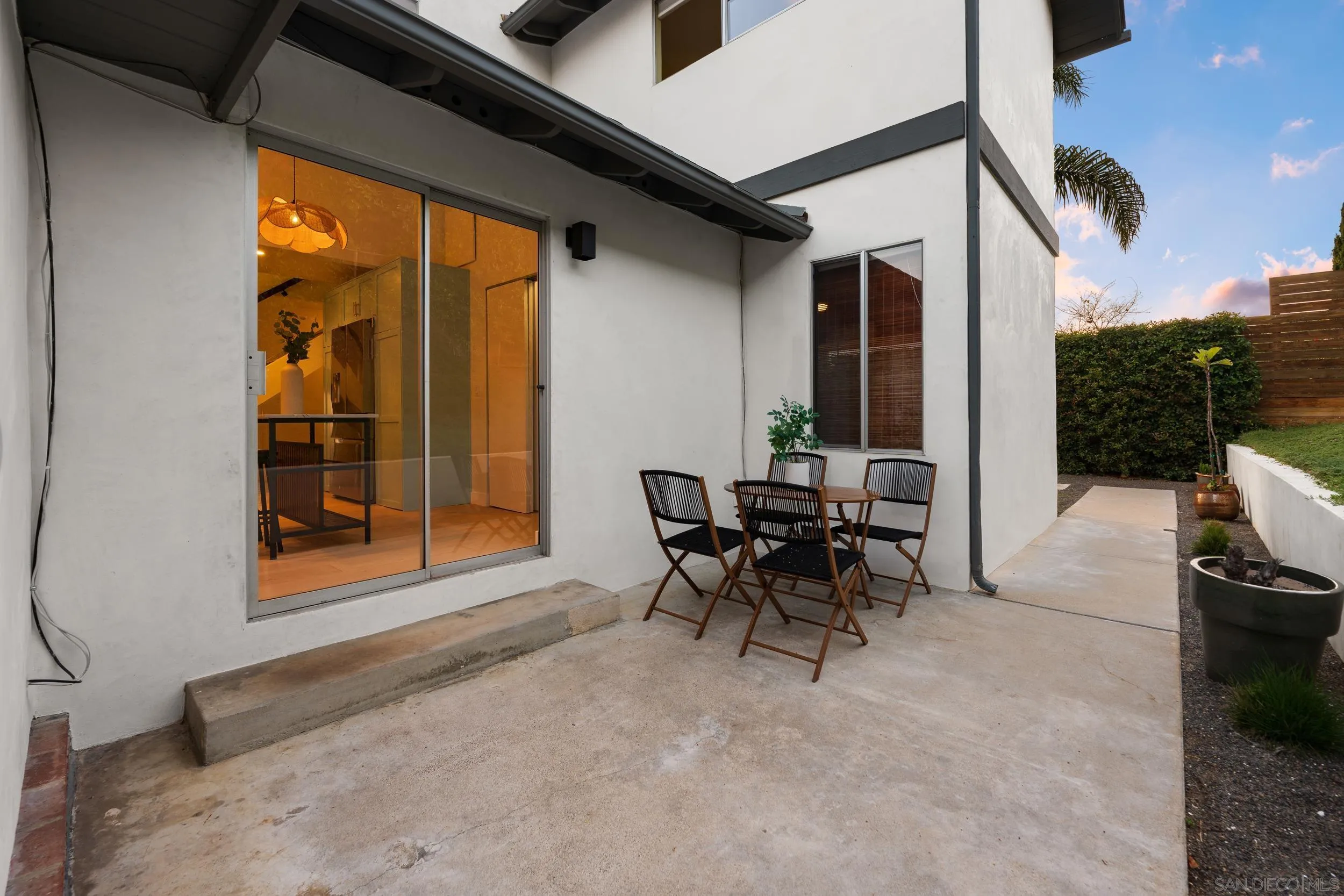 3306 Donna Dr