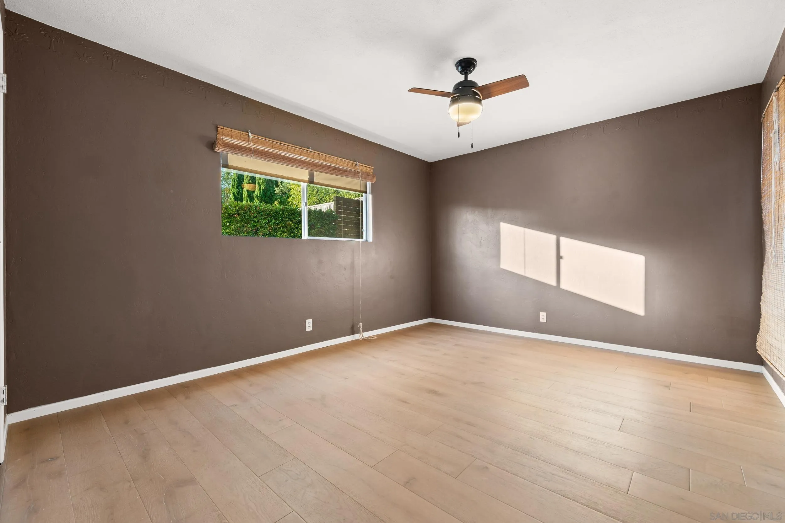 3306 Donna Dr