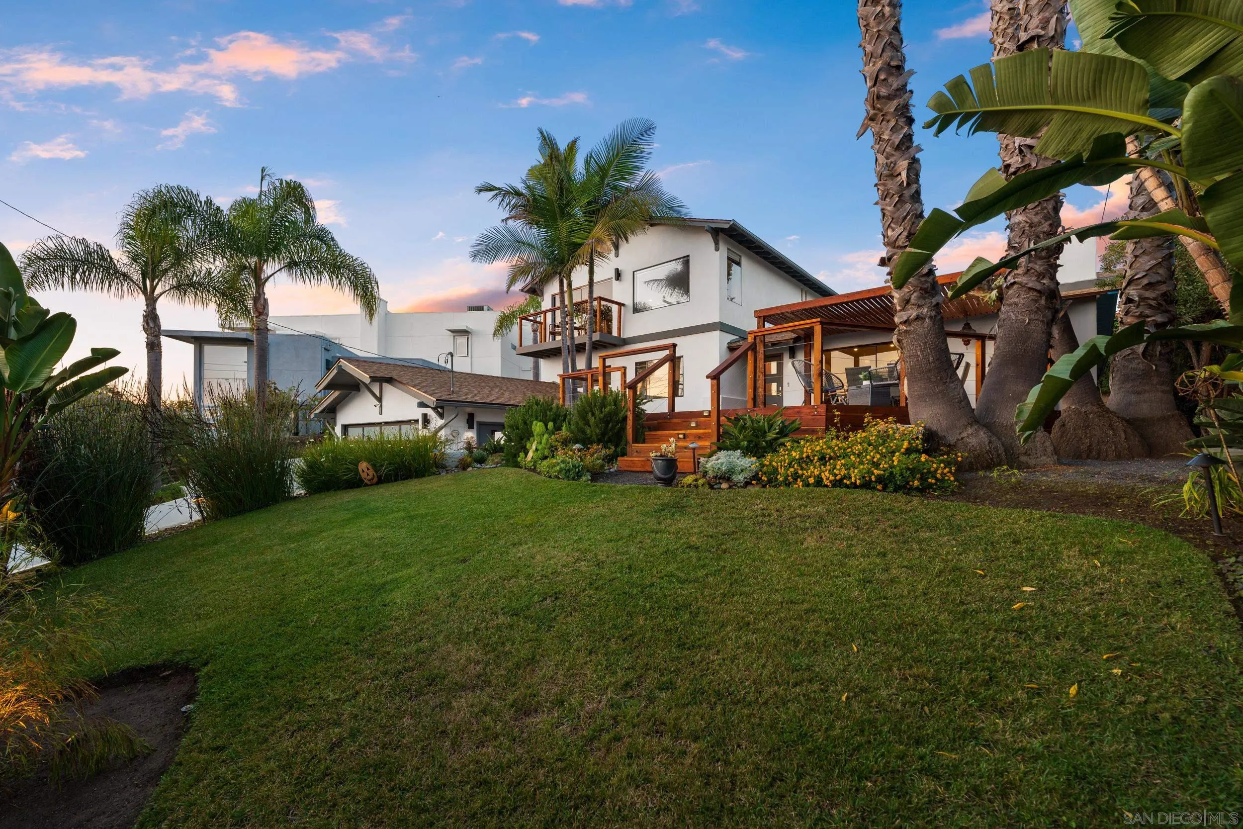 3306 Donna Dr