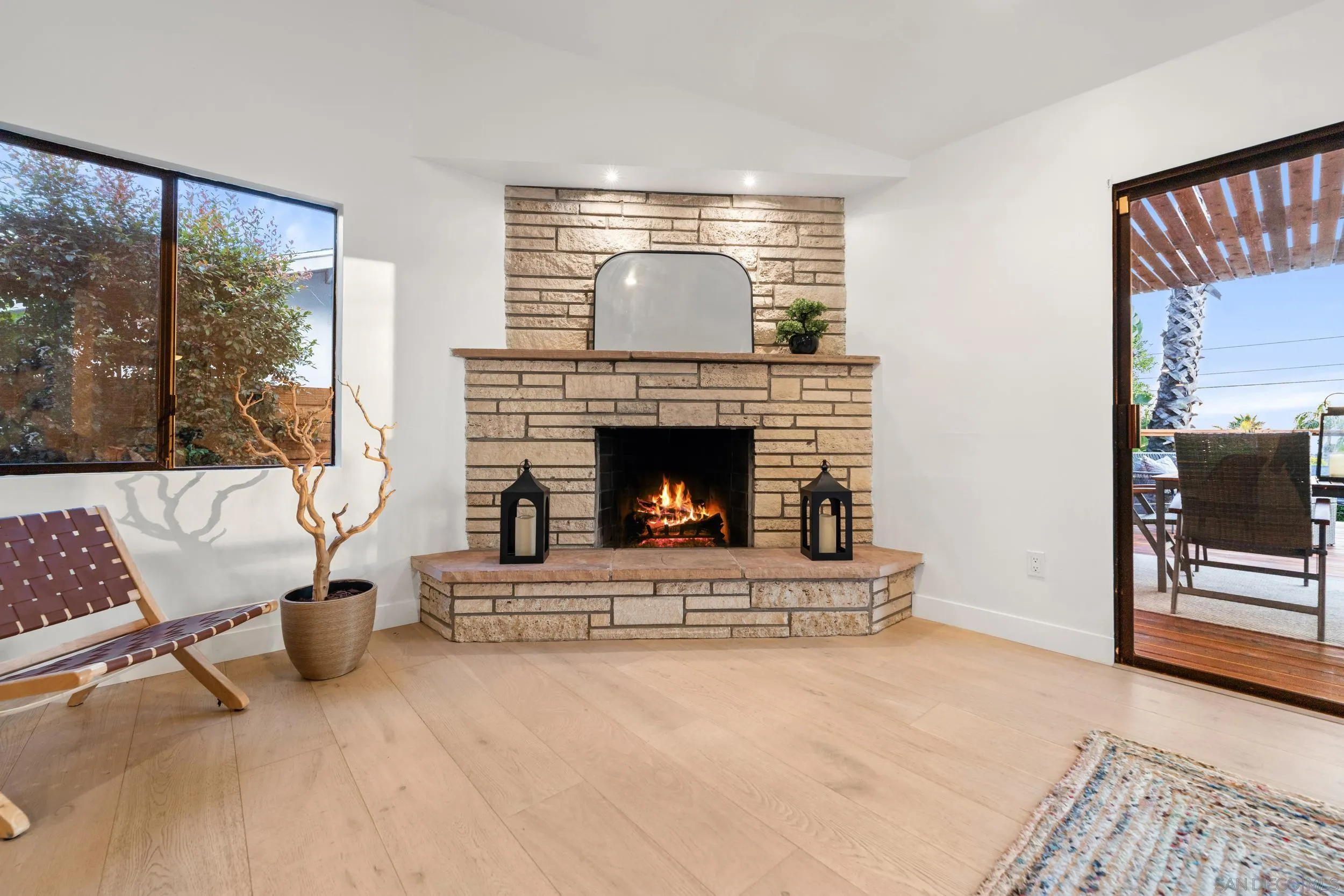 3306 Donna Dr