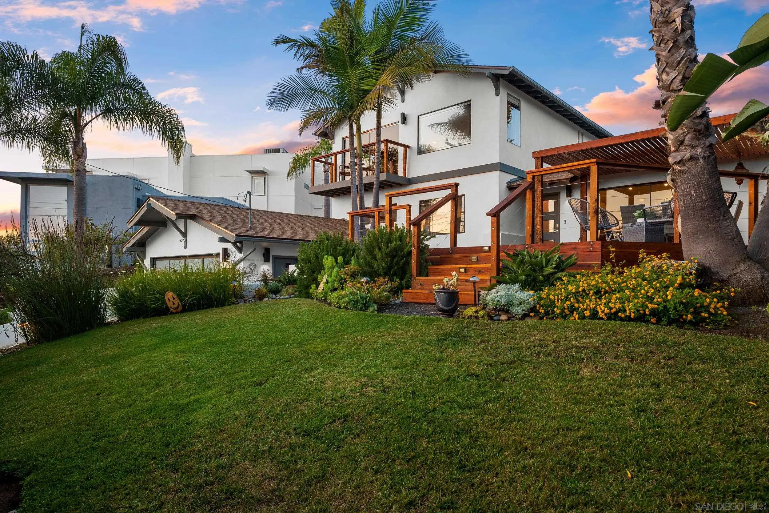 3306 Donna Dr