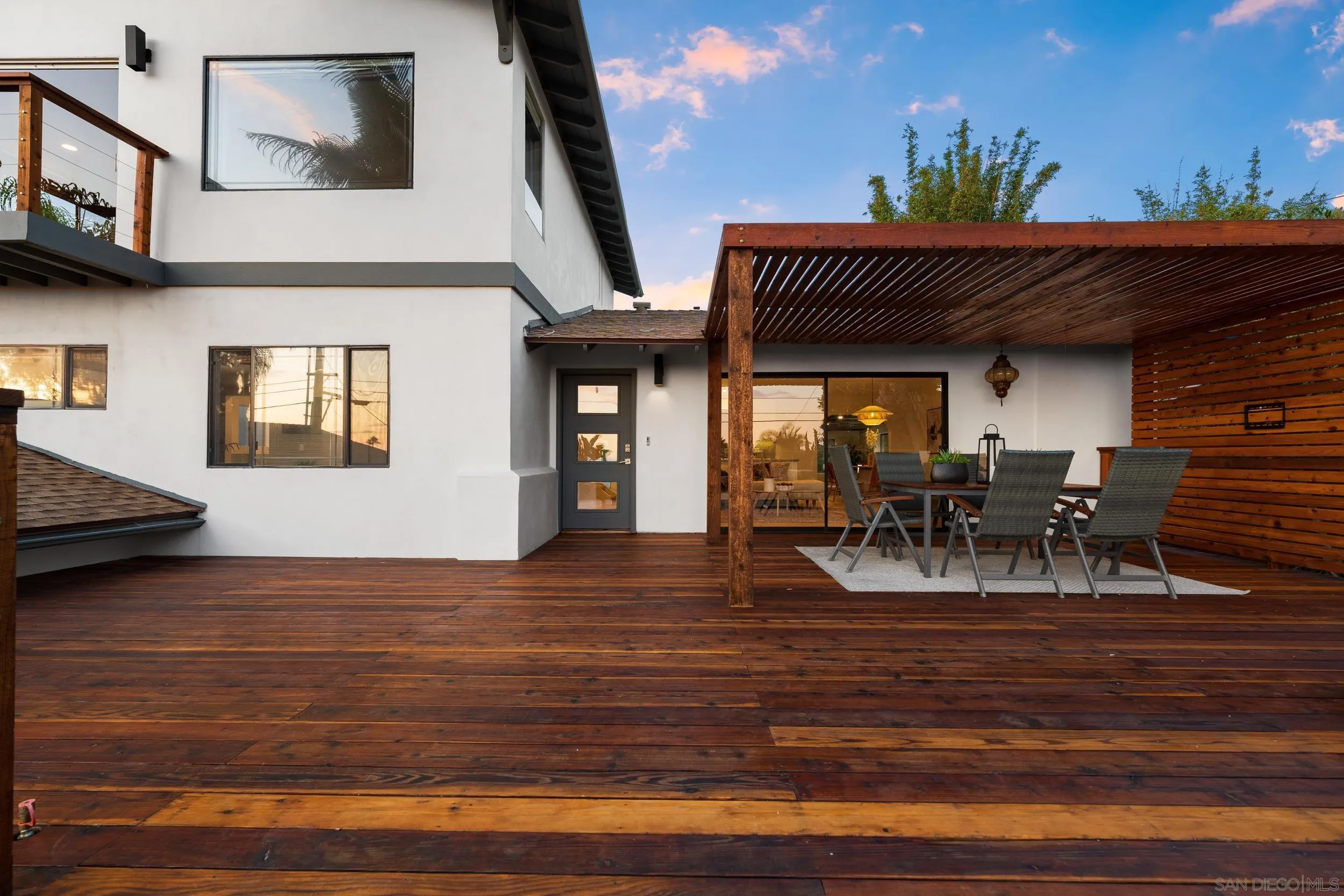 3306 Donna Dr