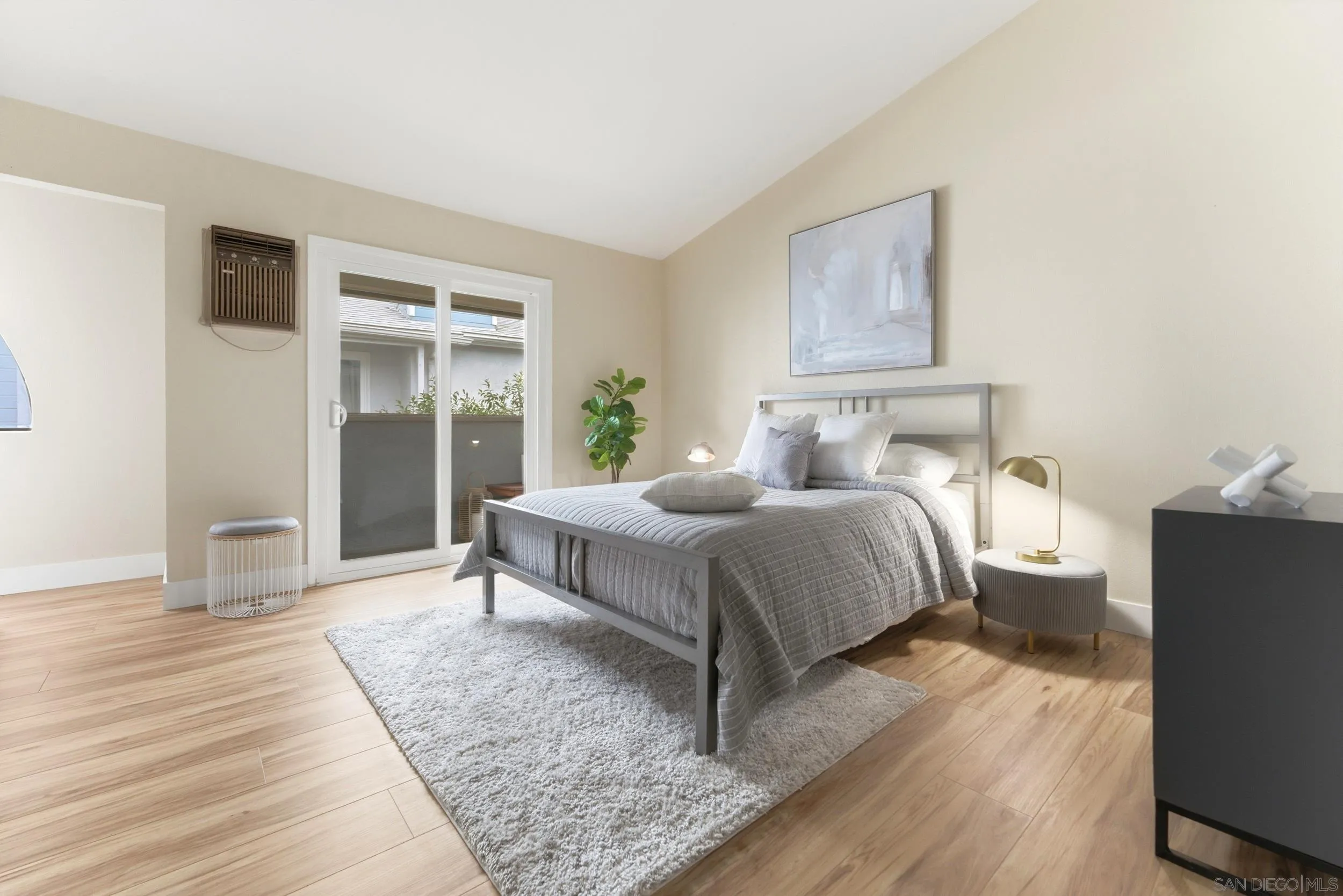 1442 Essex Unit 4