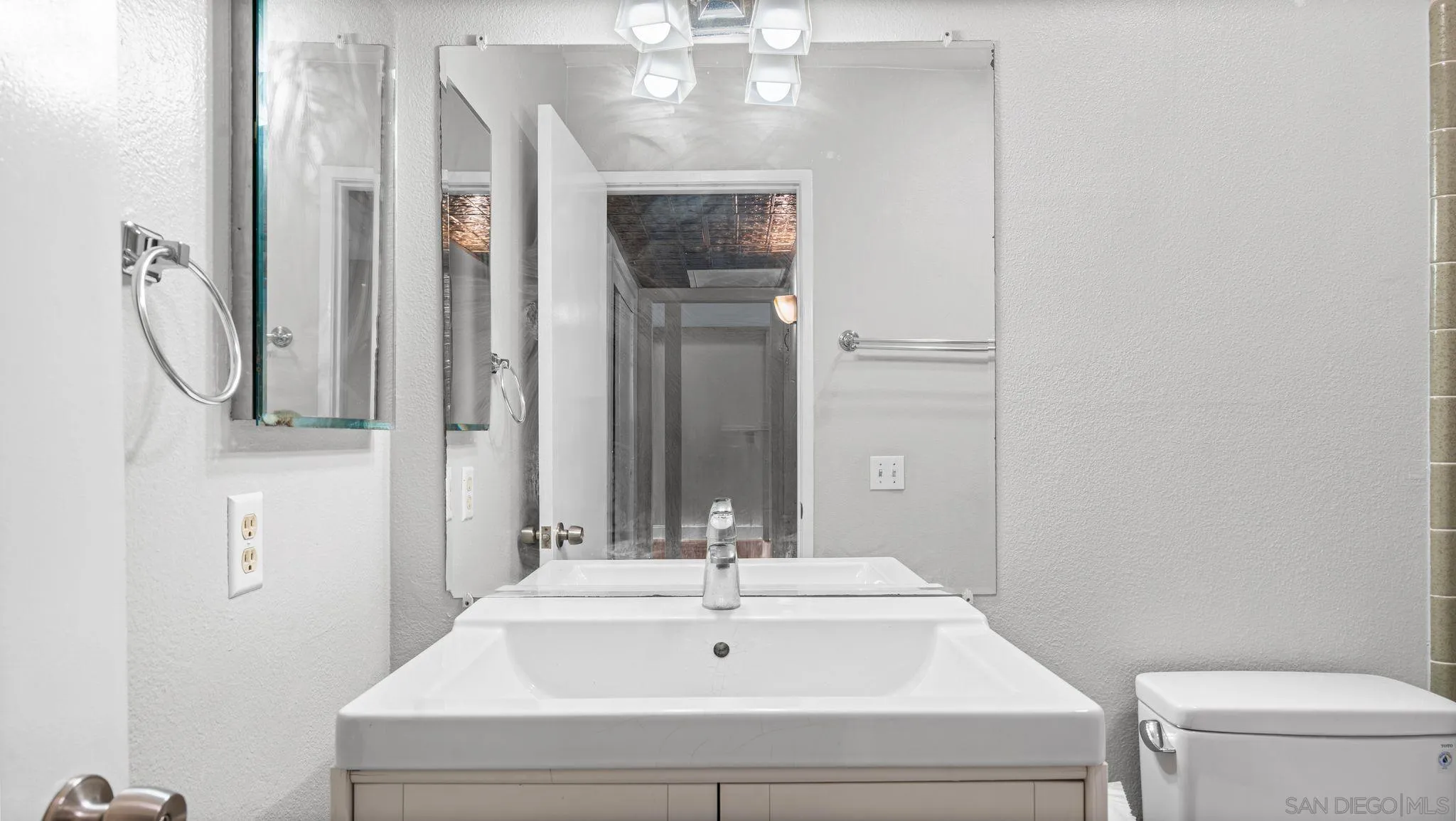 140 Walnut Unit 2f