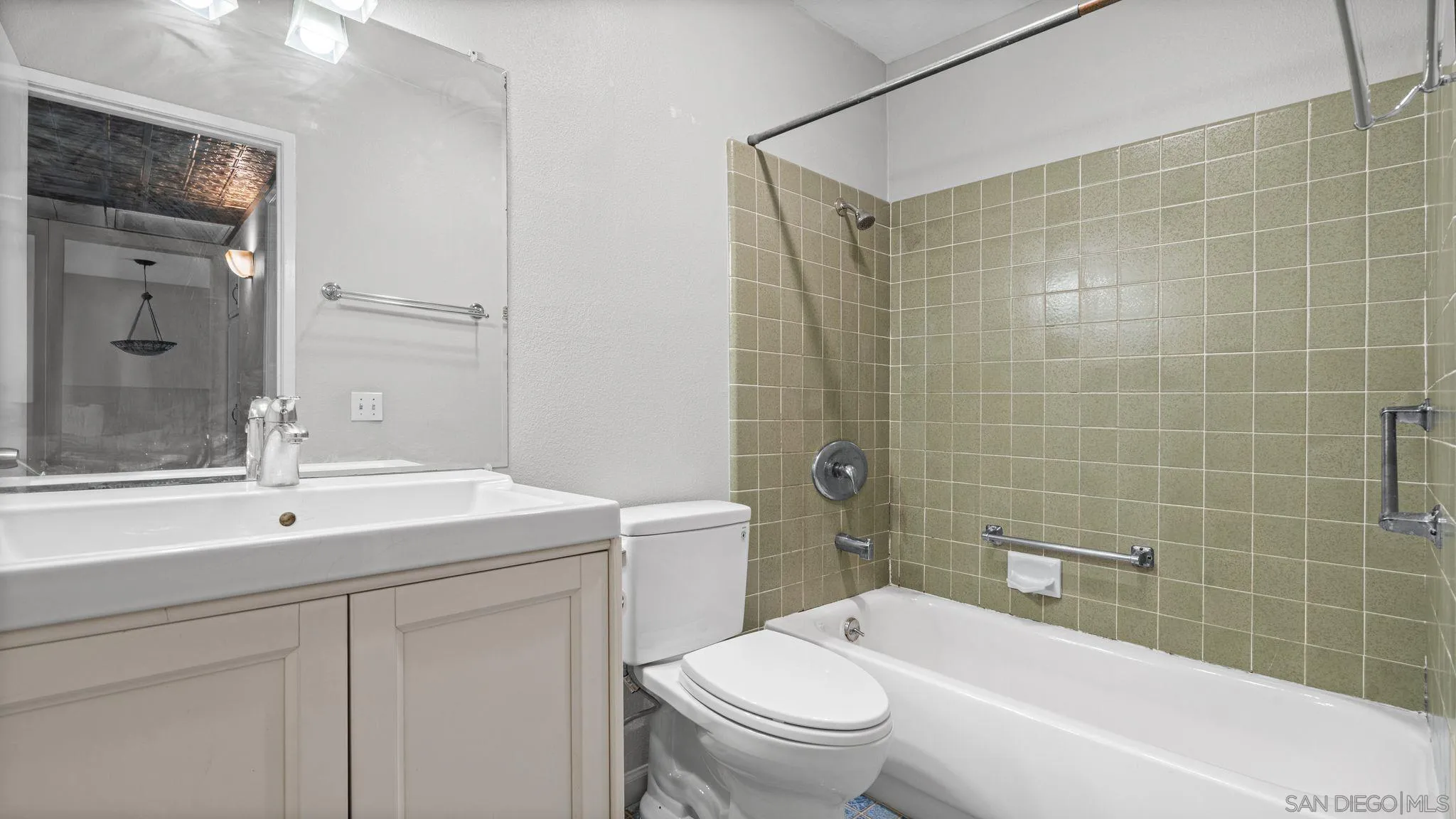 140 Walnut Unit 2f