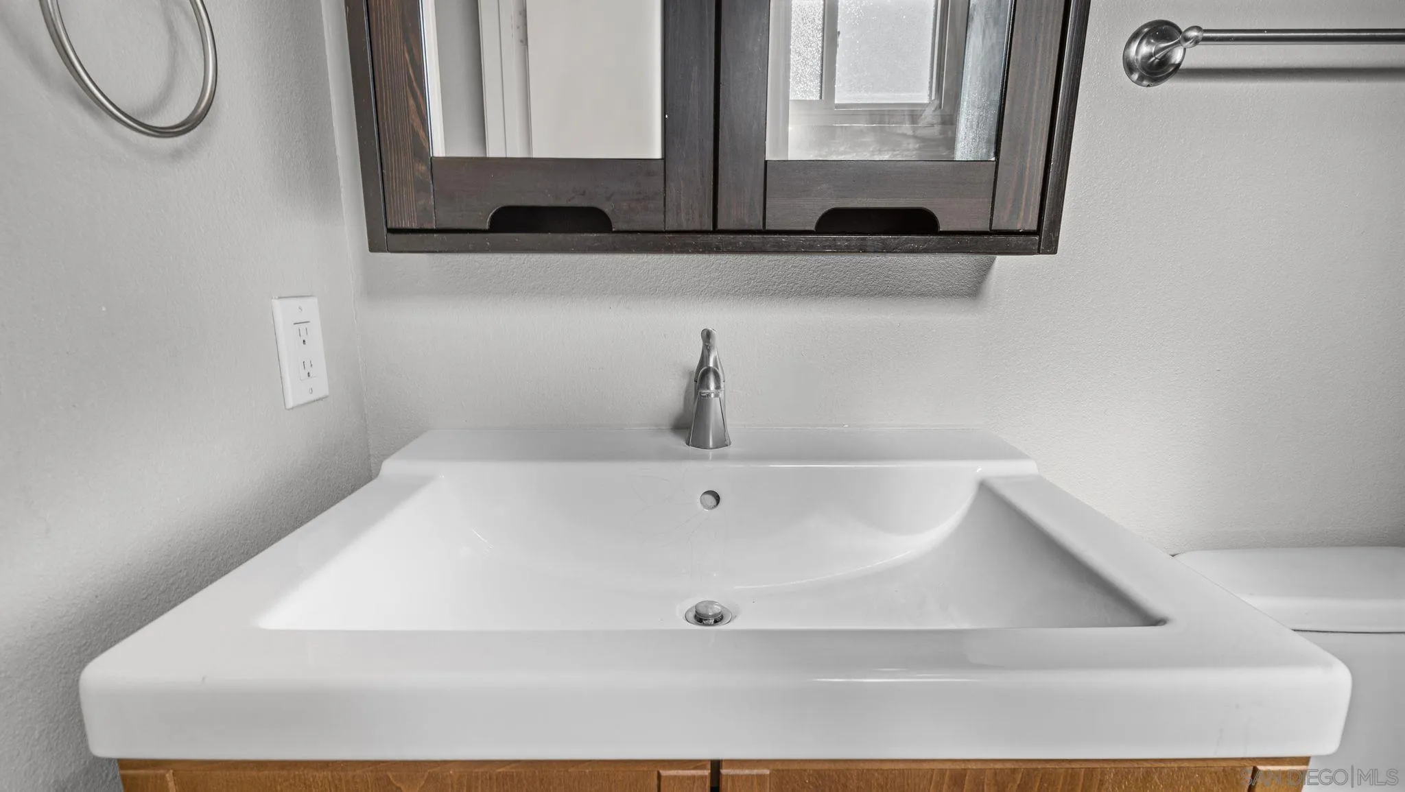 140 Walnut Unit 2f