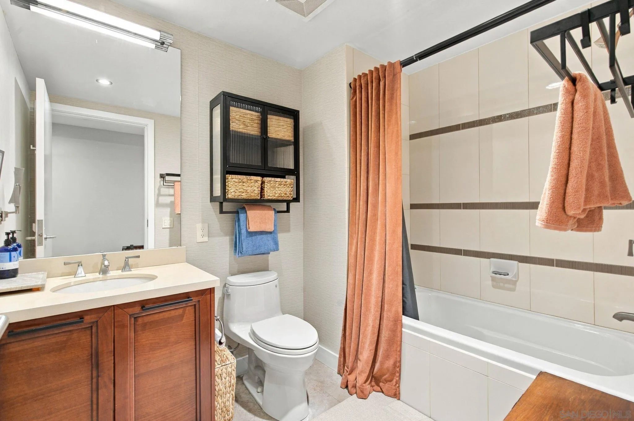 1325 Pacific Unit 2707
