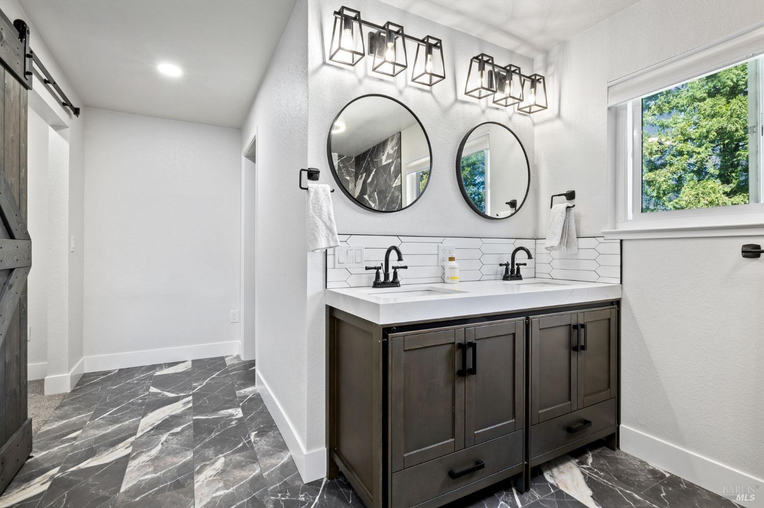 4463 Hollingsworth Cir