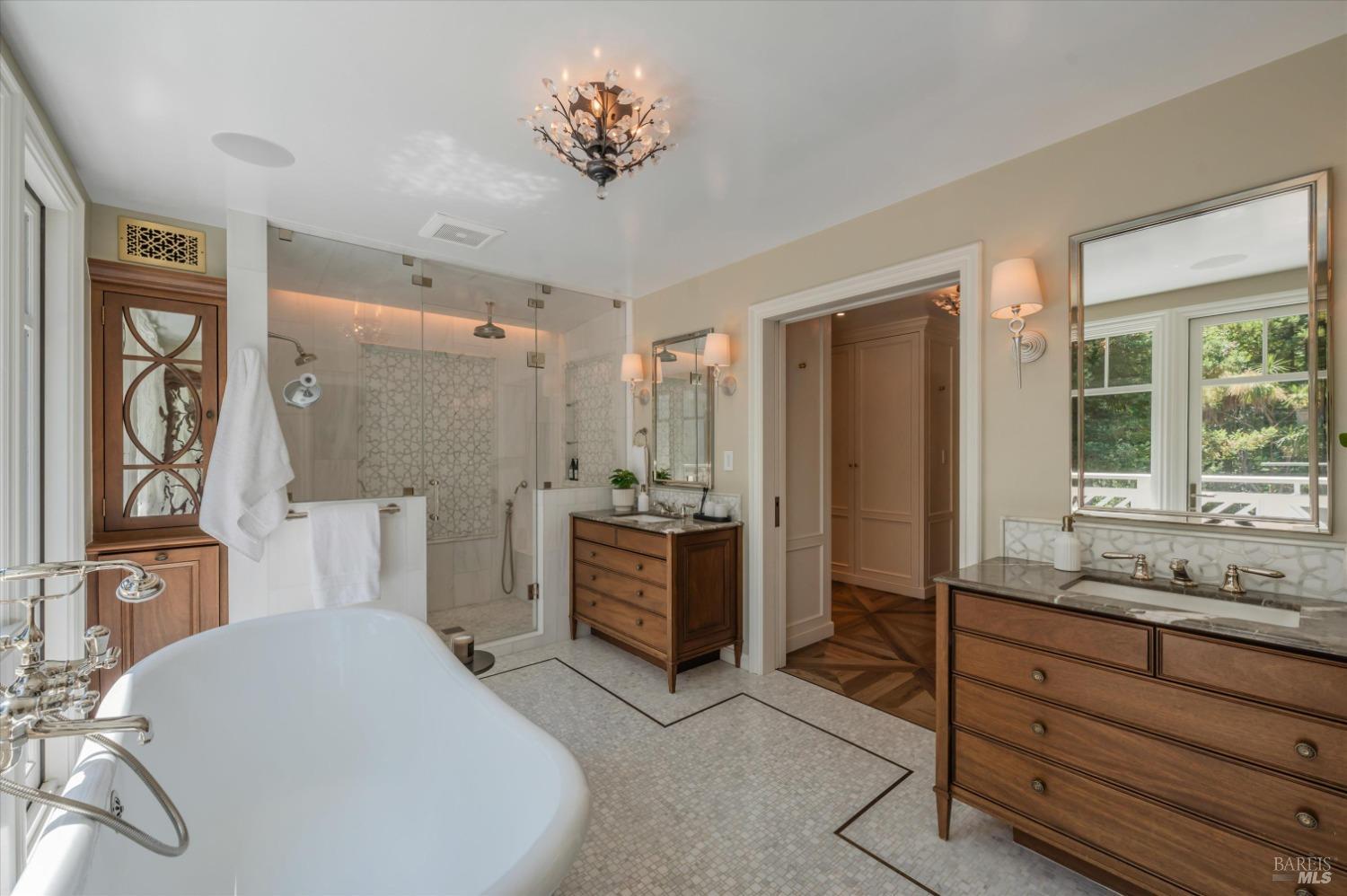 110 Mountain View Ave