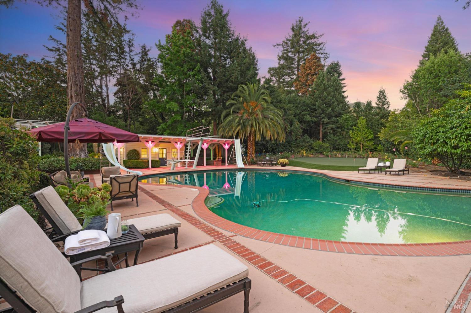 110 Mountain View Ave