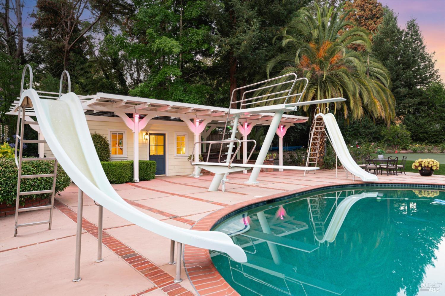 110 Mountain View Ave