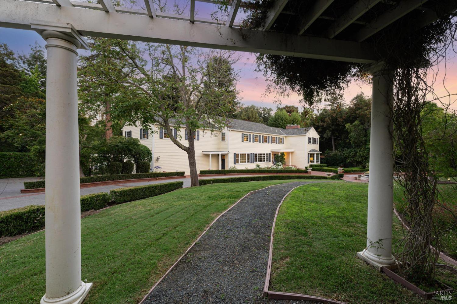 110 Mountain View Ave