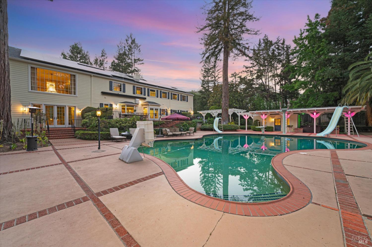 110 Mountain View Ave