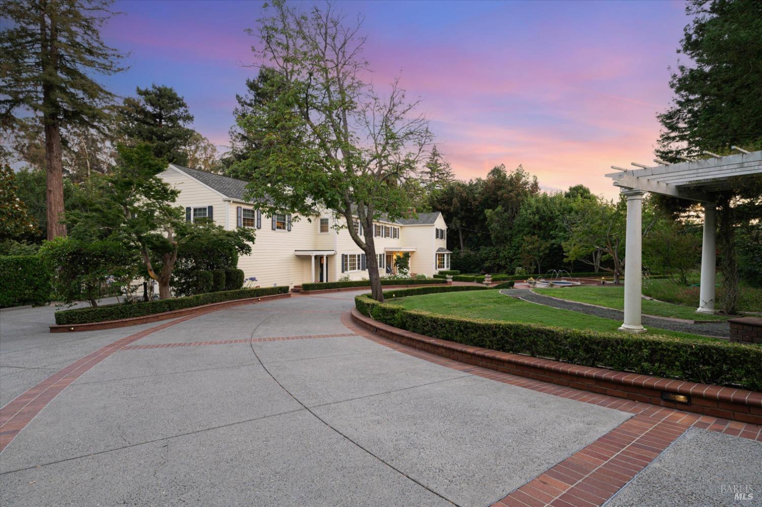 110 Mountain View Ave