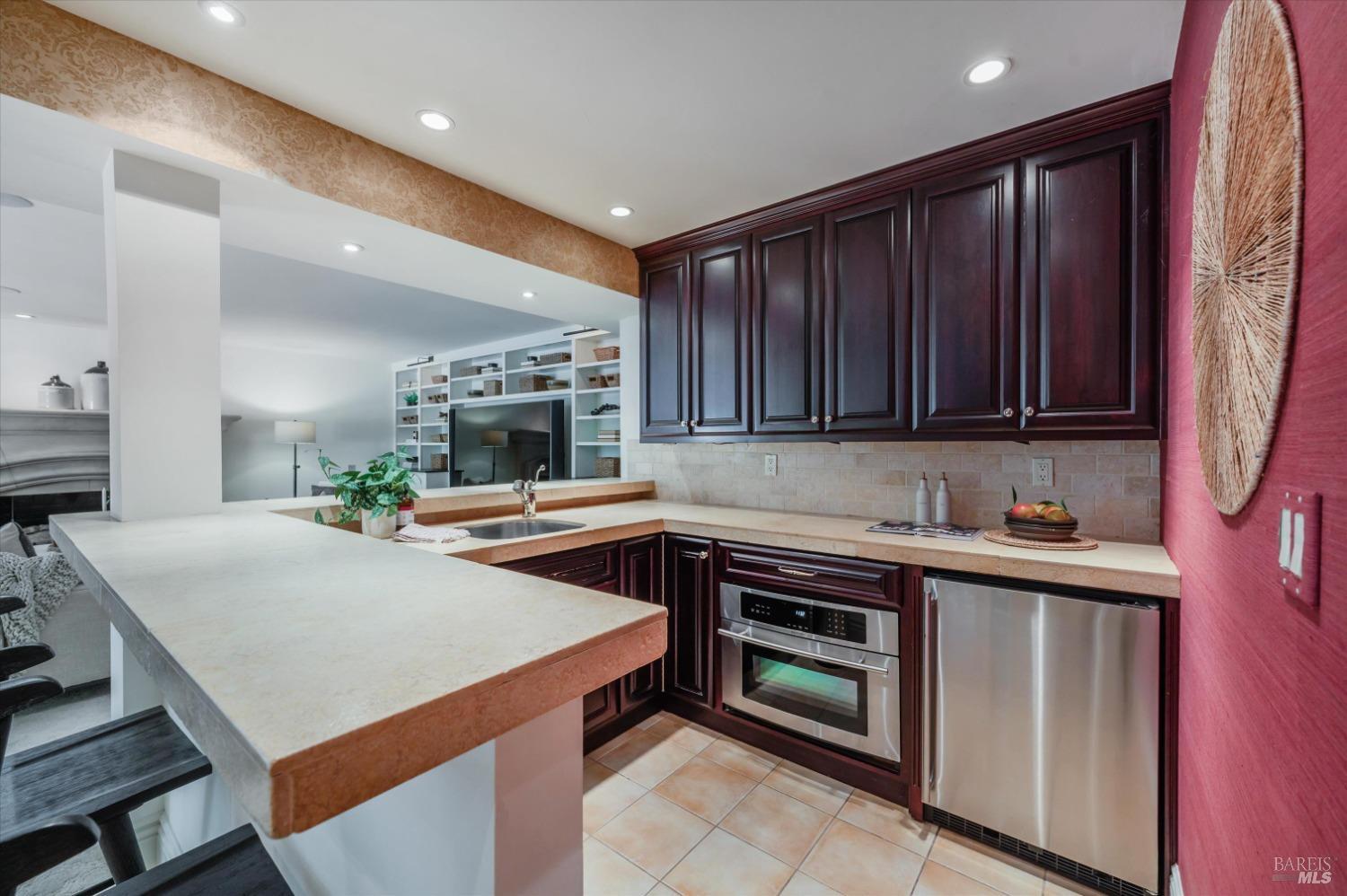 110 Mountain View Ave