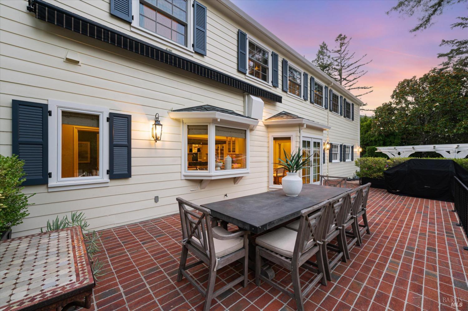 110 Mountain View Ave