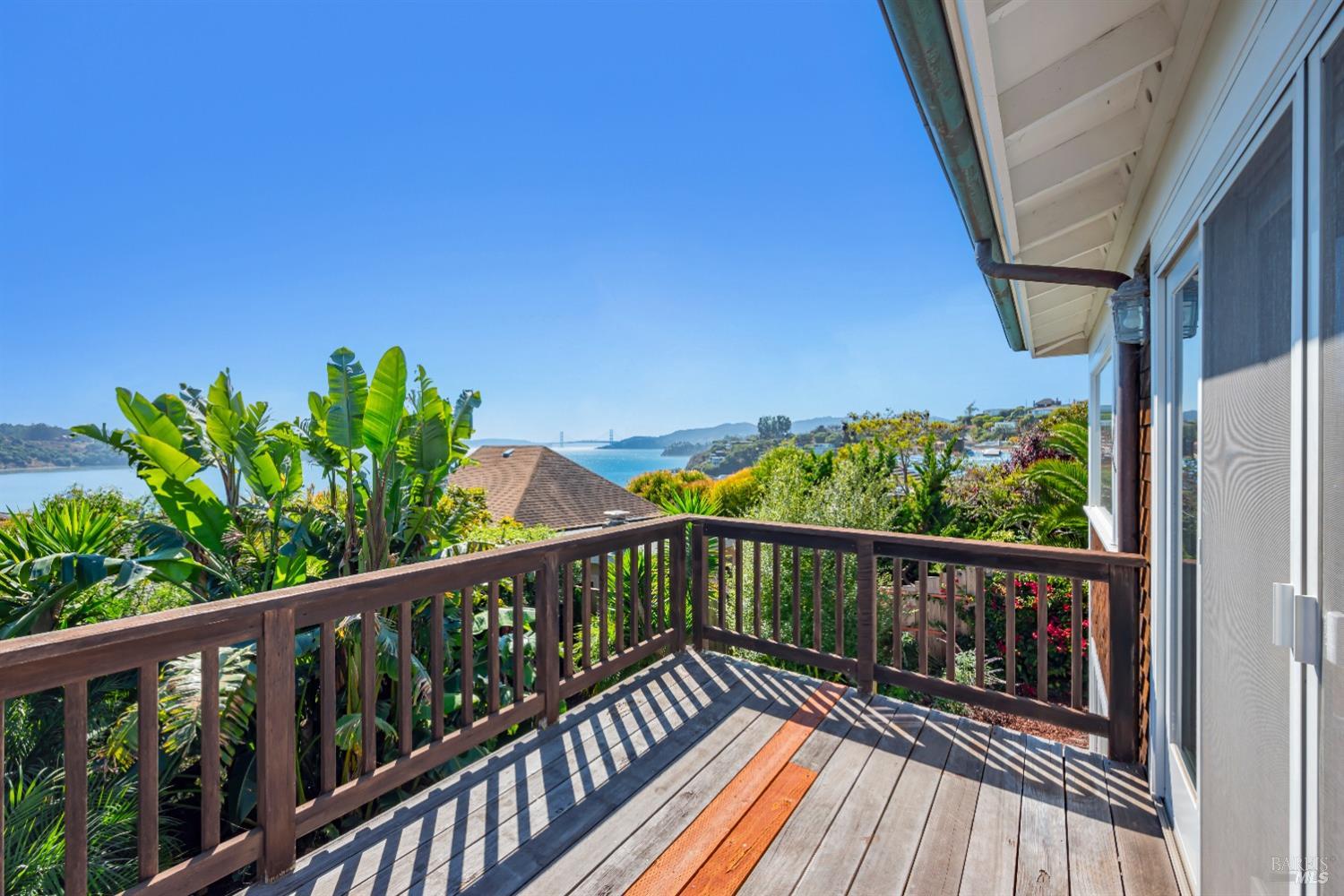 2235-2235B Paradise Dr