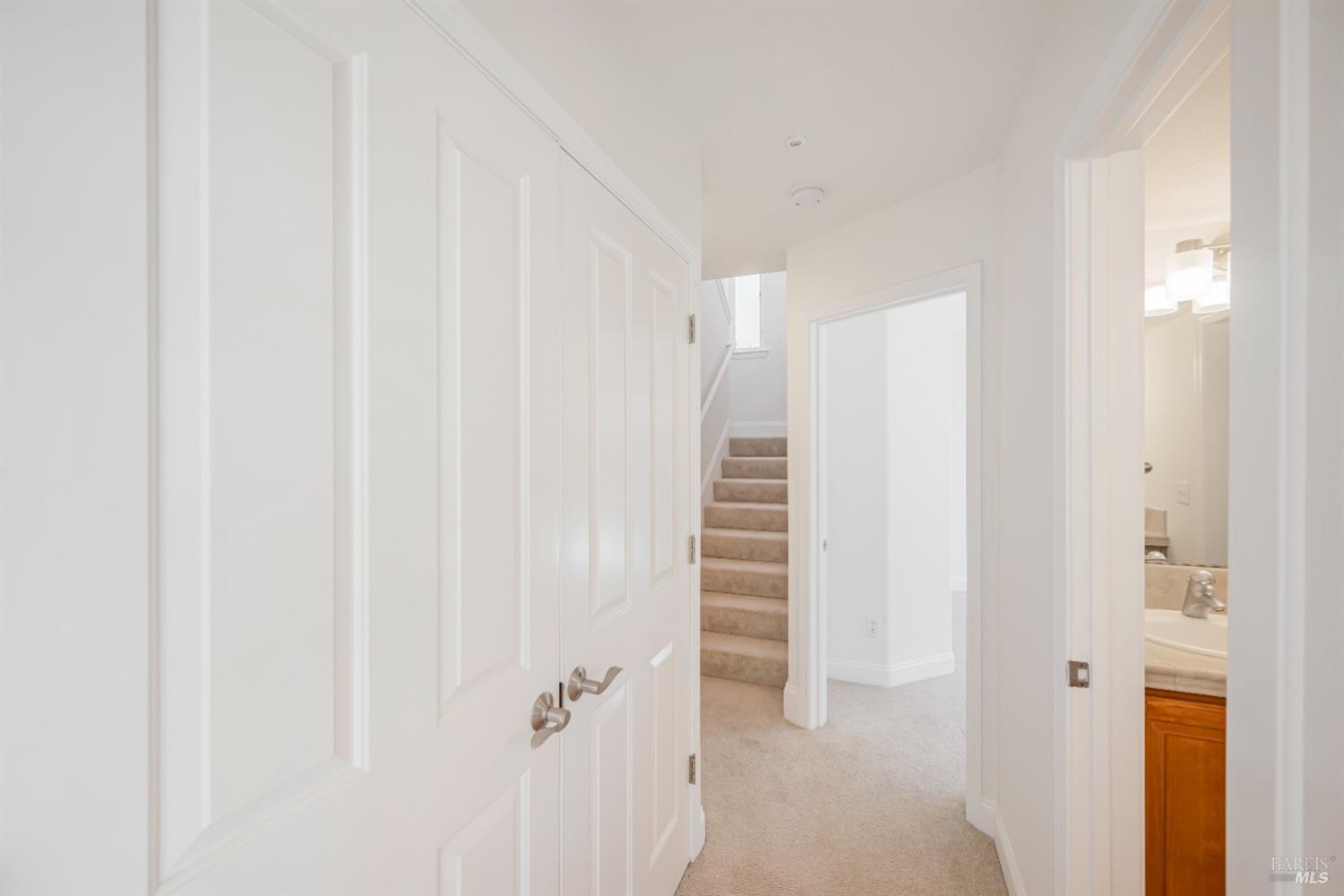 2235-2235B Paradise Dr