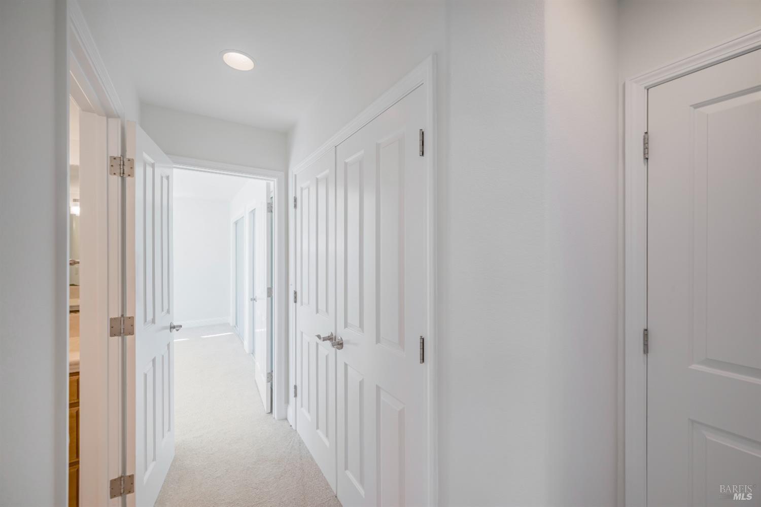 2235-2235B Paradise Dr