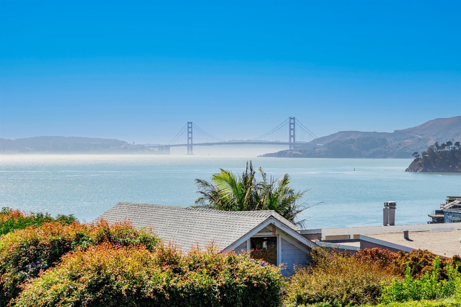 2235-2235B Paradise Dr