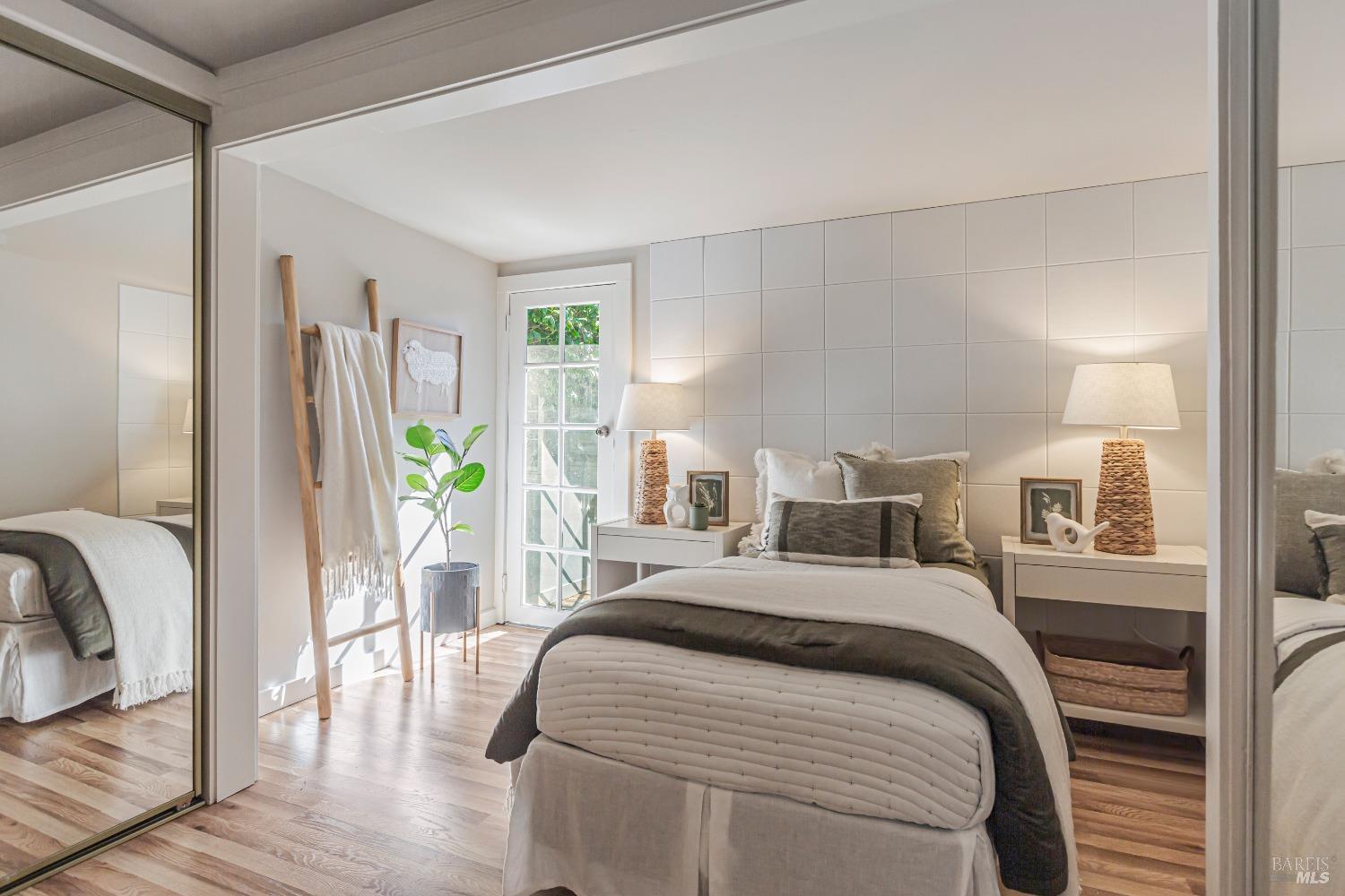 331-335 Richardson Way