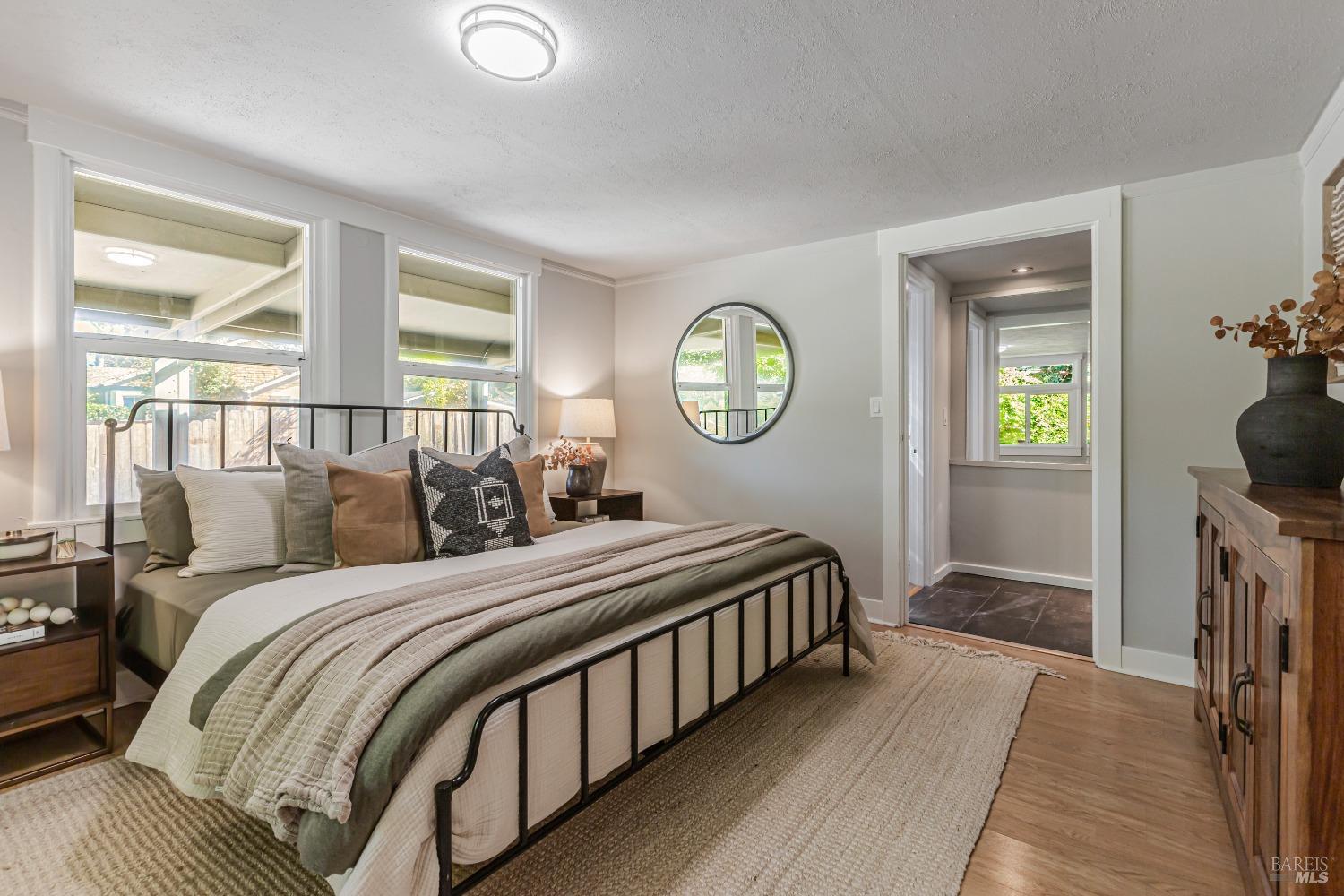 331-335 Richardson Way