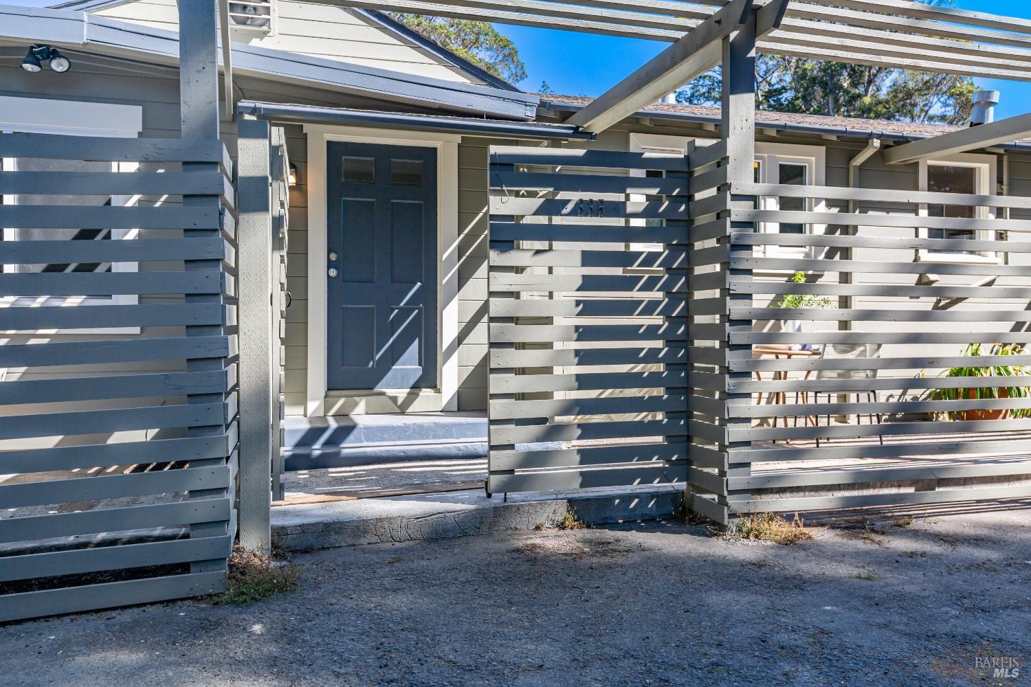 331-335 Richardson Way