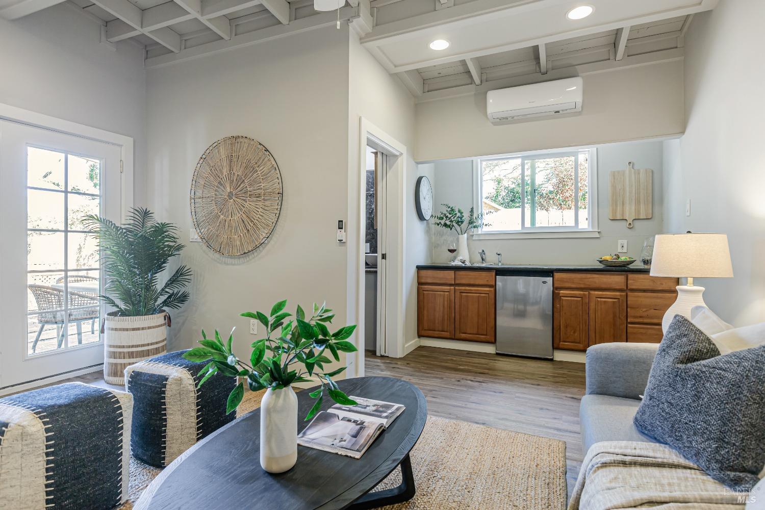 331-335 Richardson Way