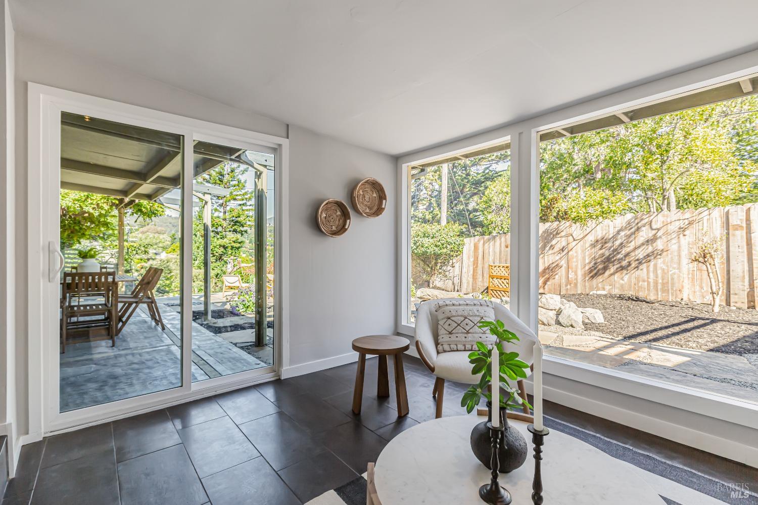 331-335 Richardson Way