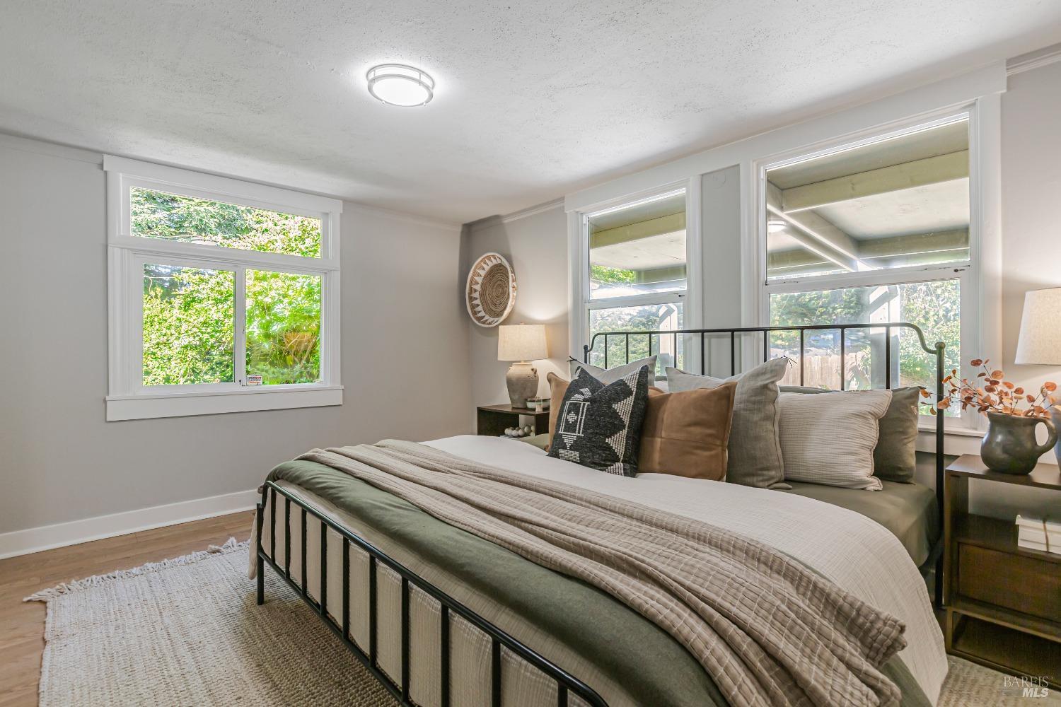 331-335 Richardson Way