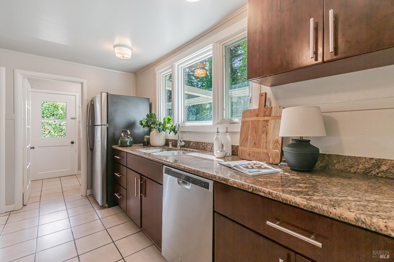 331-335 Richardson Way