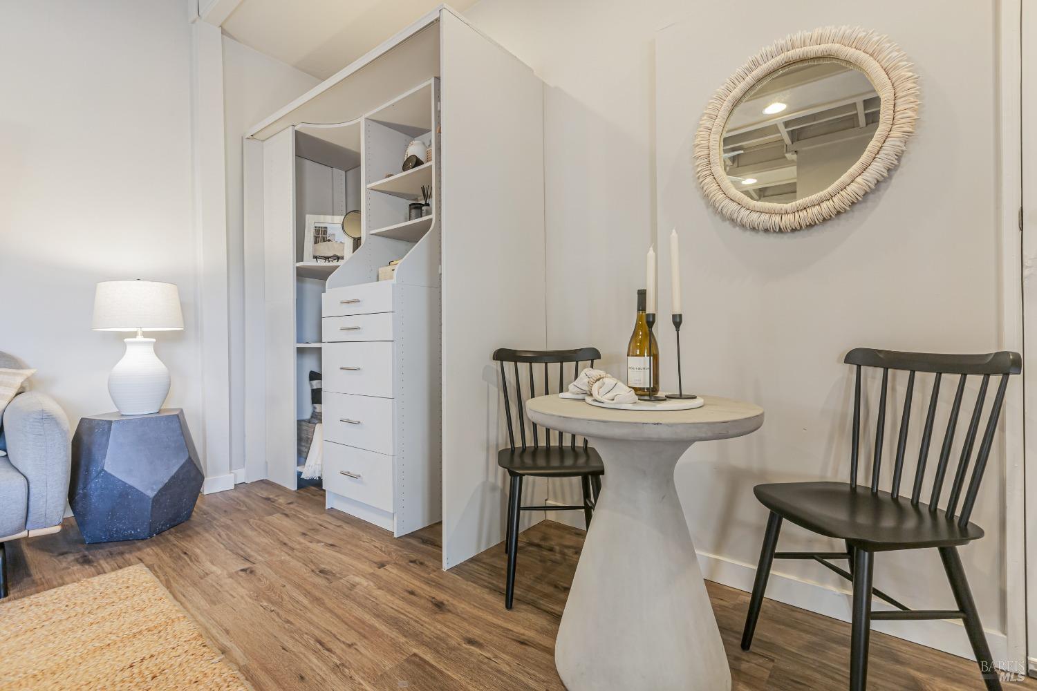 331-335 Richardson Way