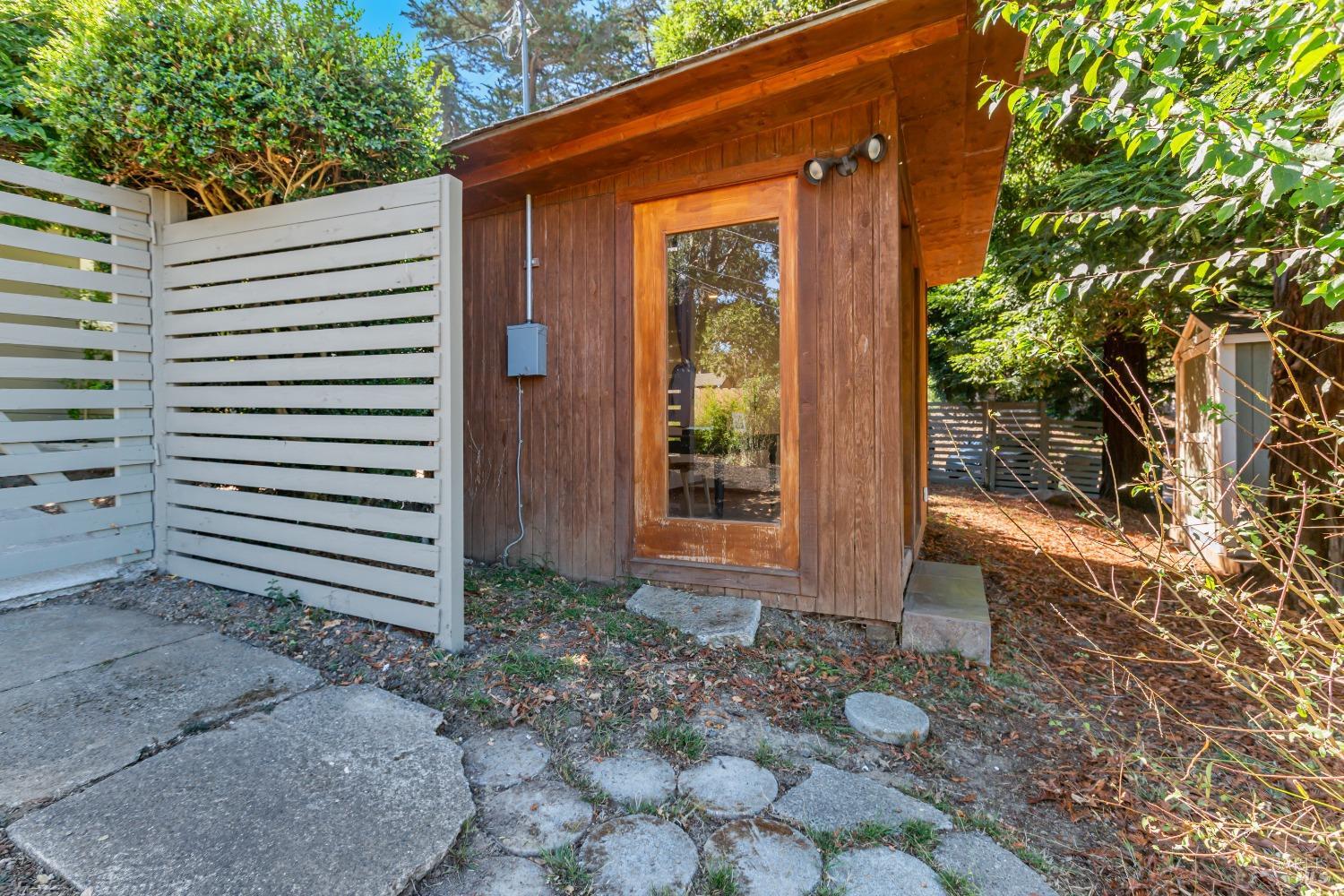 331-335 Richardson Way