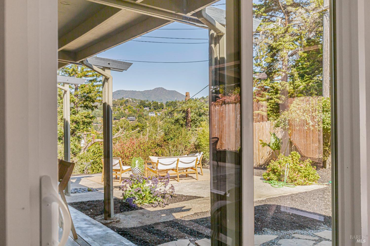 331-335 Richardson Way