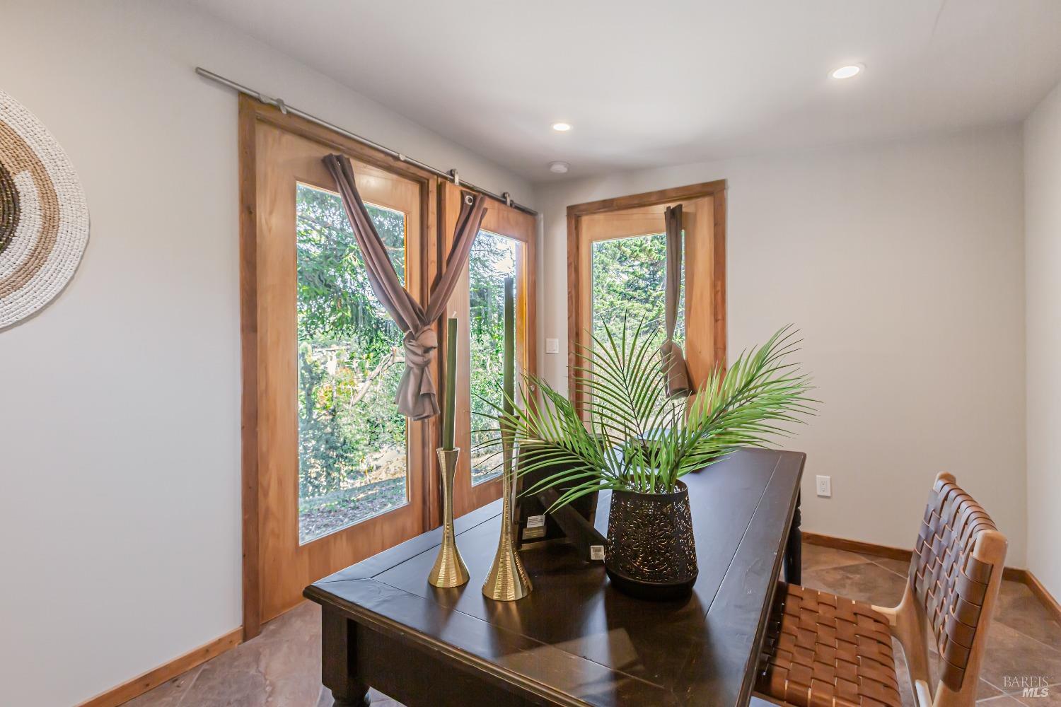 331-335 Richardson Way