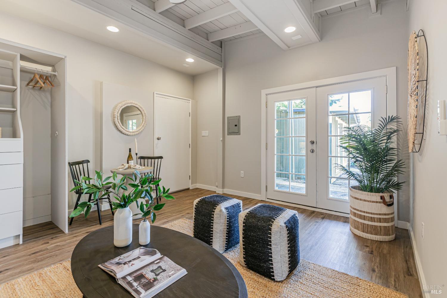 331-335 Richardson Way