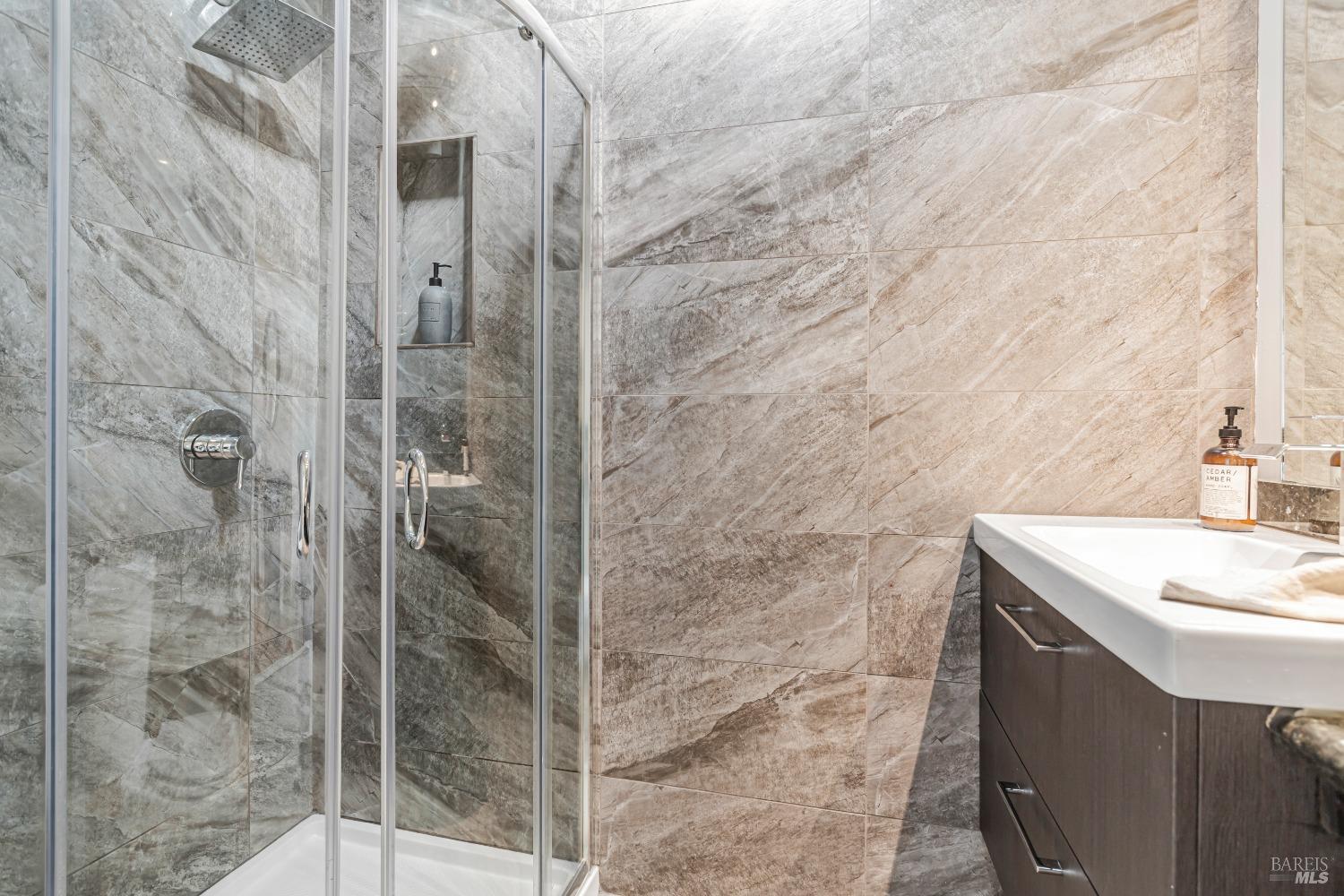 331-335 Richardson Way