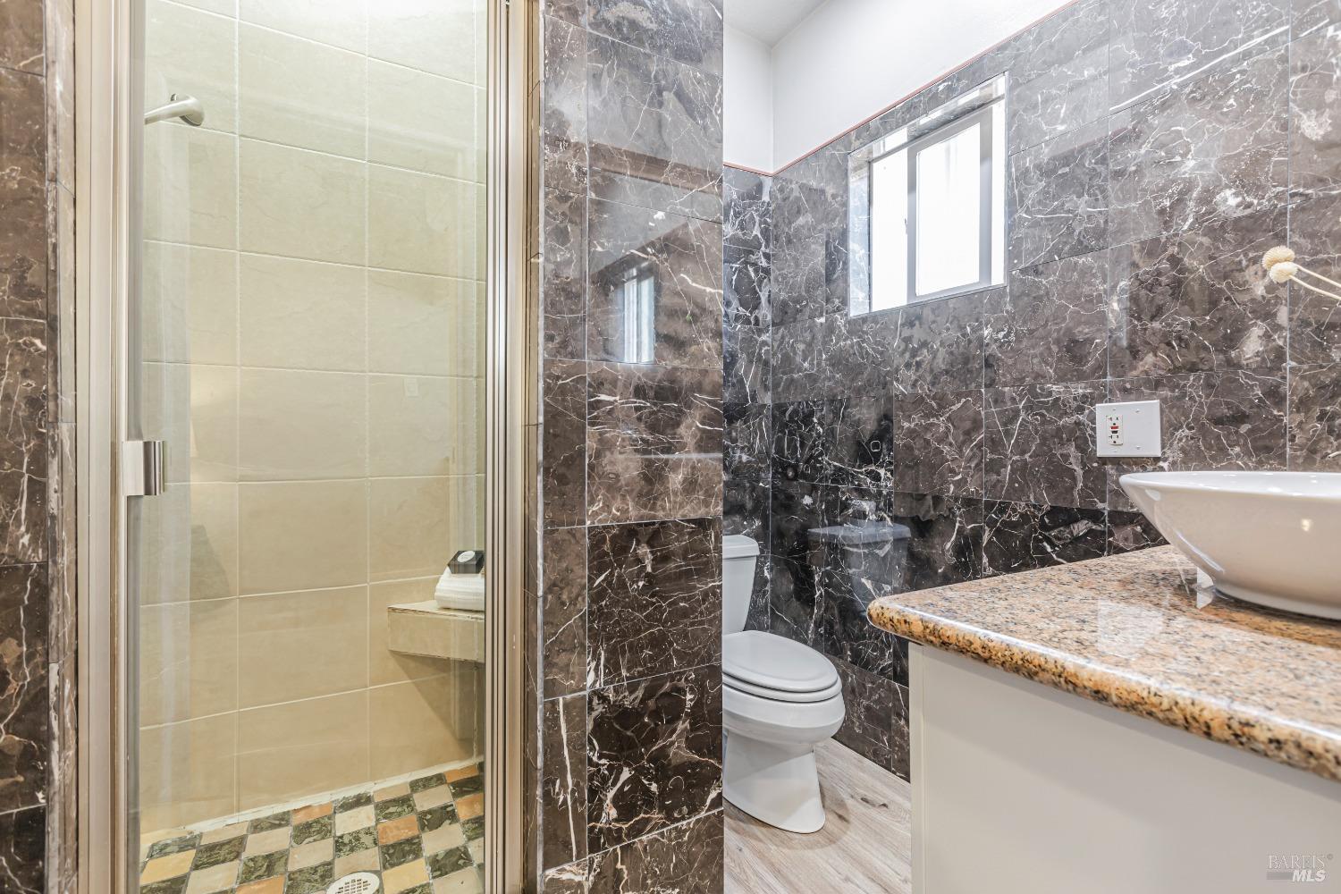 331-335 Richardson Way