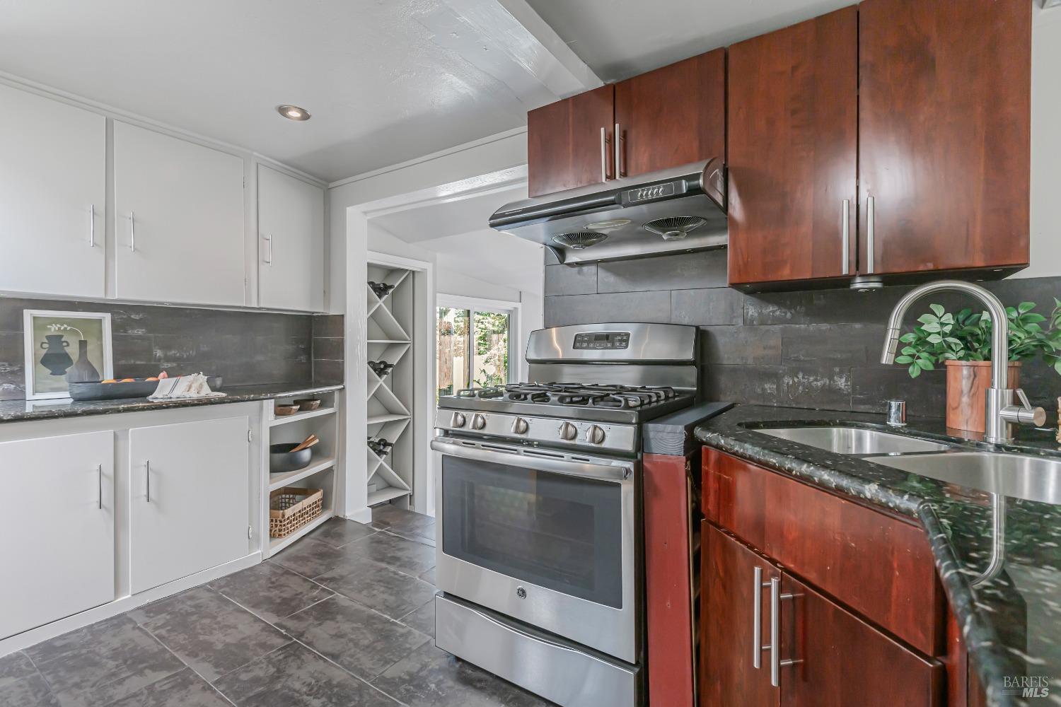 331-335 Richardson Way