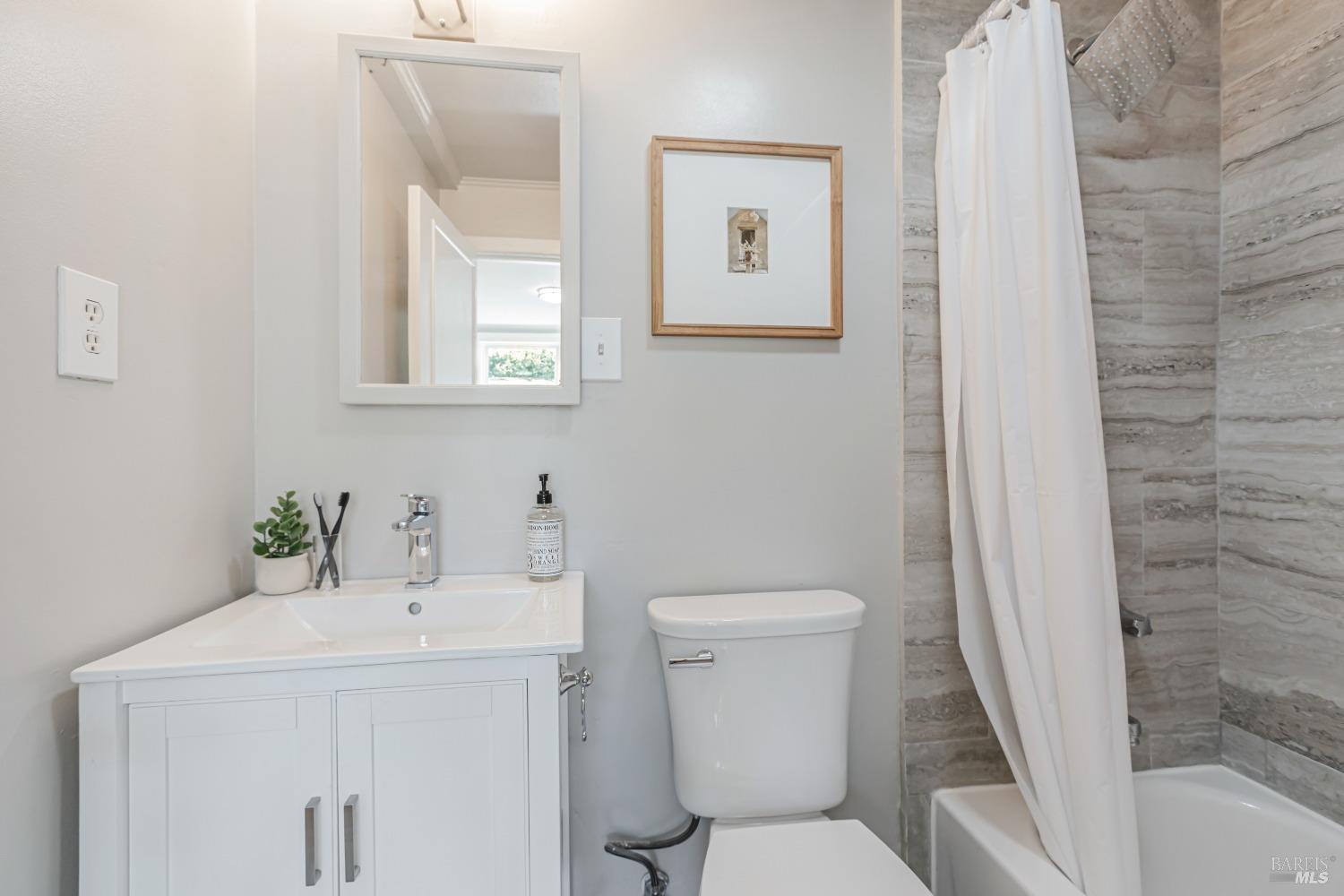 331-335 Richardson Way