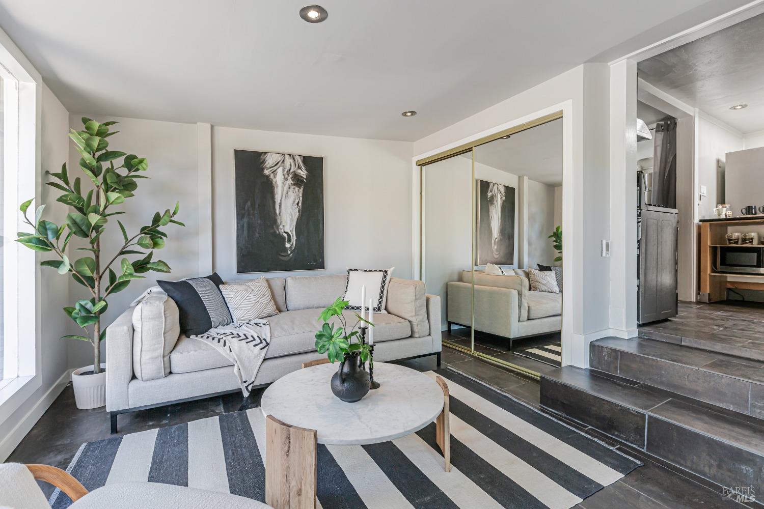 331-335 Richardson Way