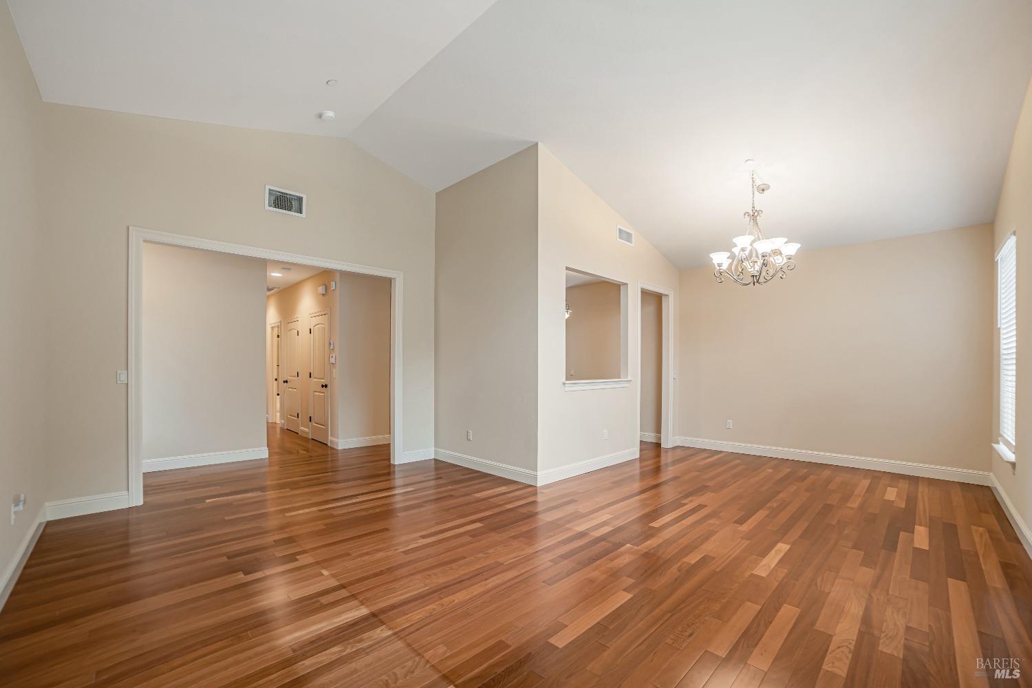 1076 San Francisco Way