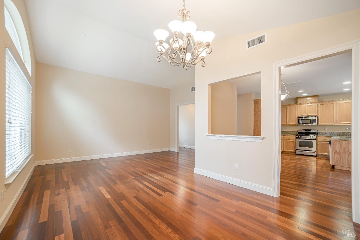 1076 San Francisco Way