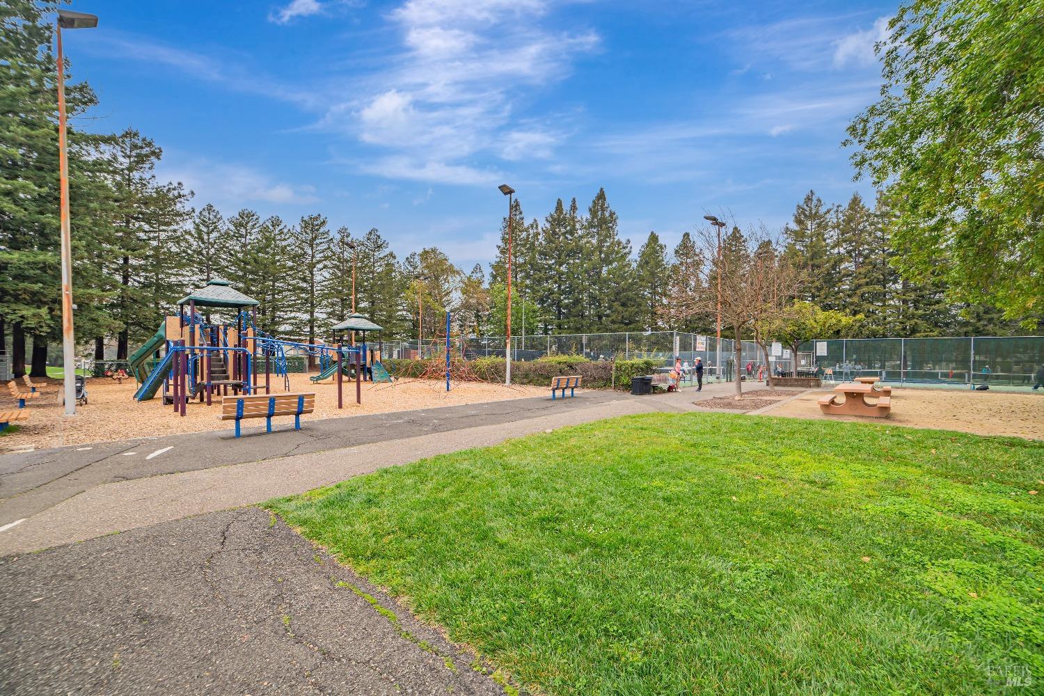 1076 San Francisco Way