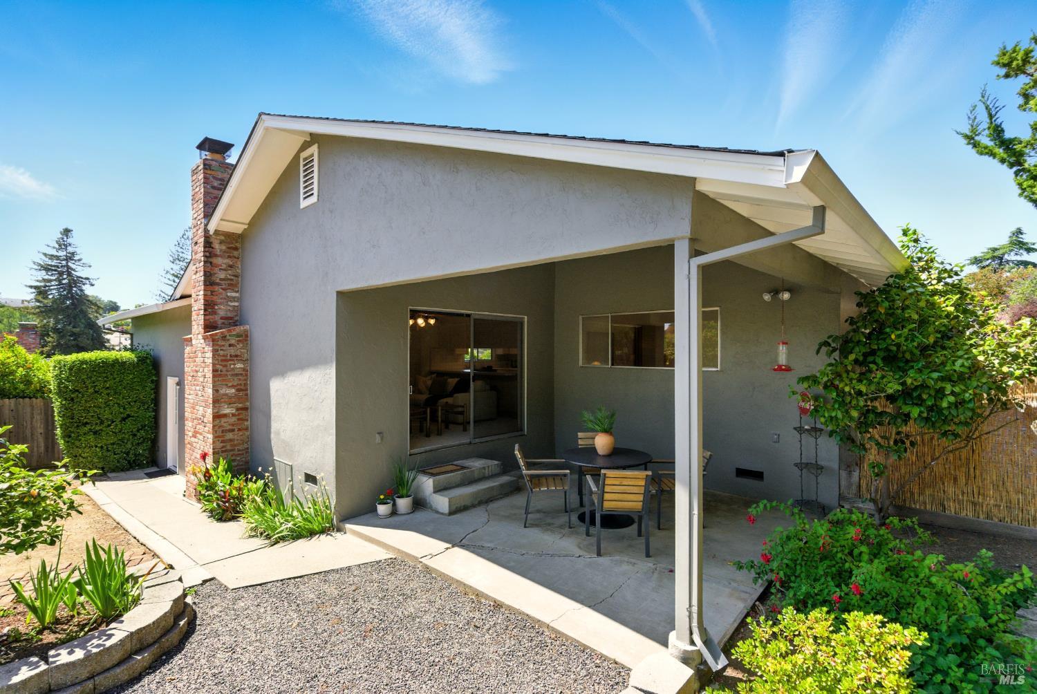 7 Arlene Ct
